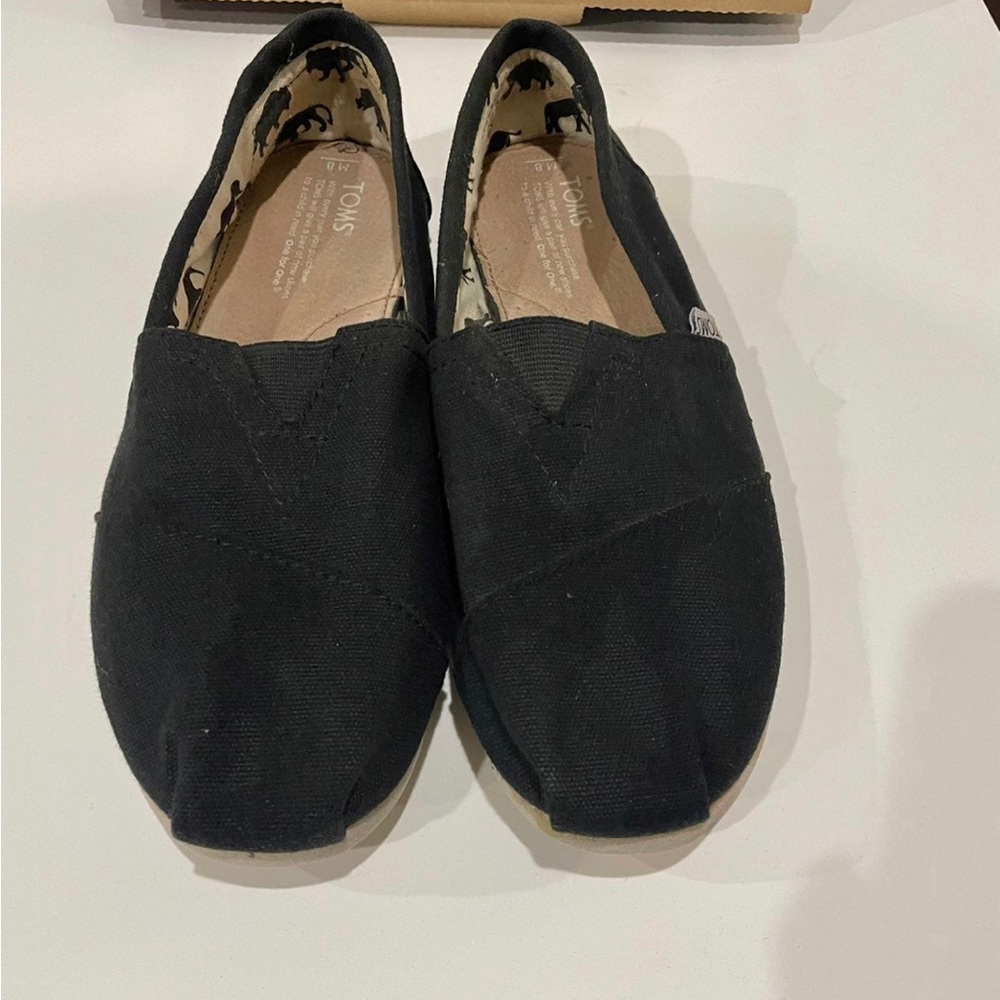 TOMS slip on Shoes BLACK. MEN sized 8